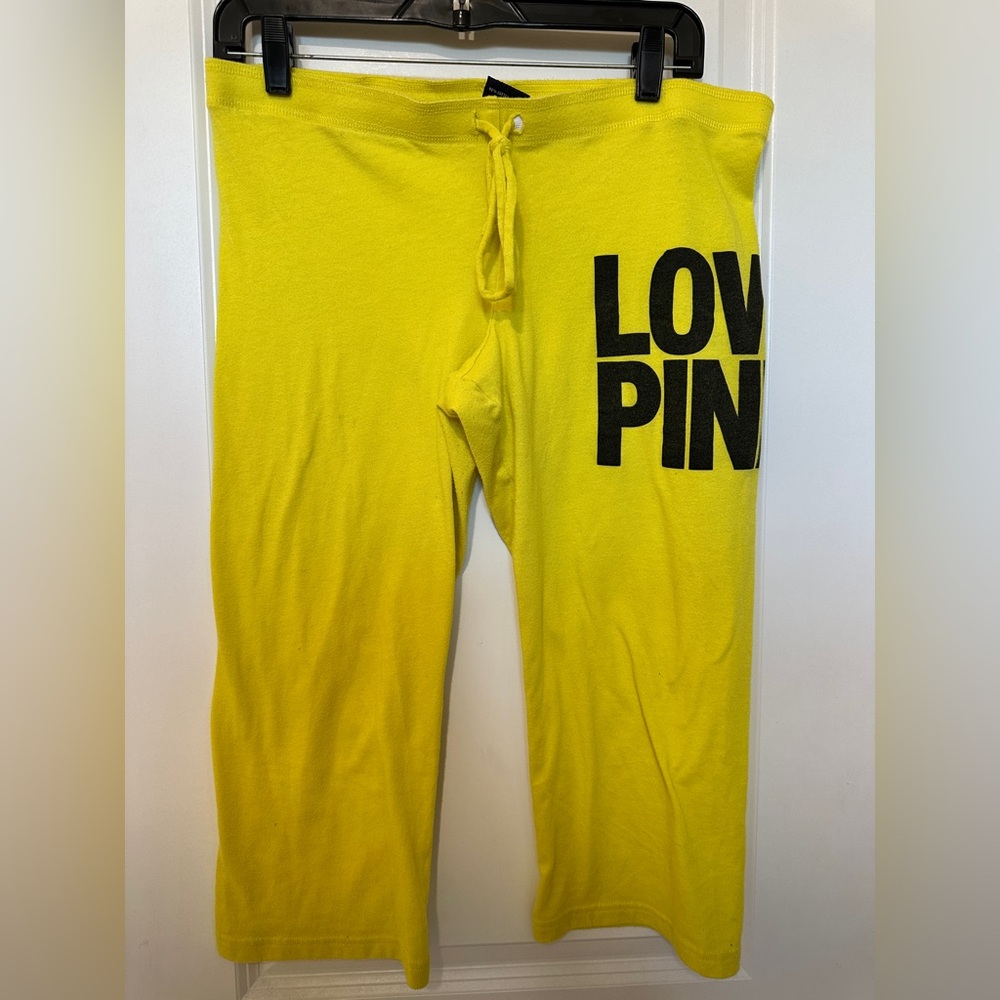 VS PINK Cropped Yellow Capris Pants - Medium